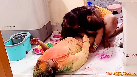 Dewar-bhabhi hot XXX fuck on colorful festival "HOLI"