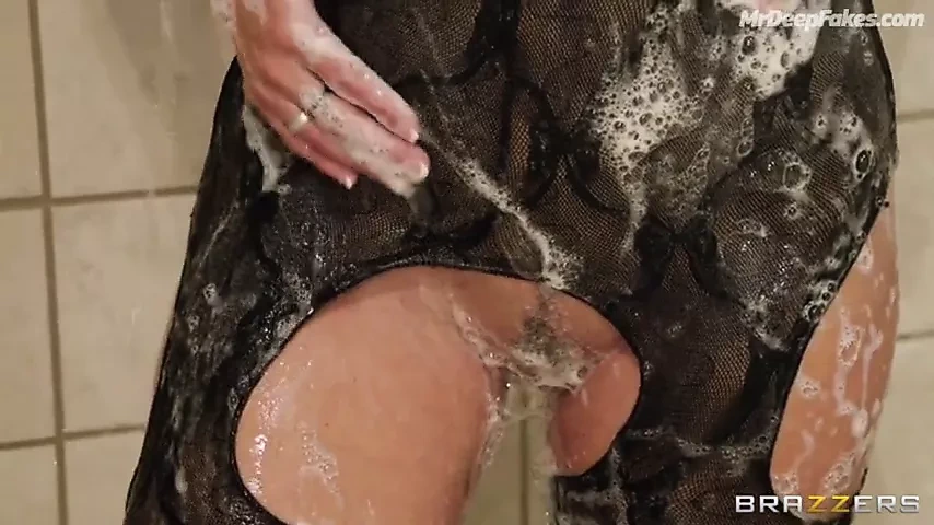 Monica Belucci FAKE 01