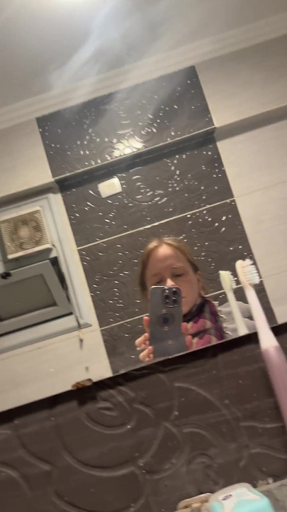 Razor Slides Into My Pussy