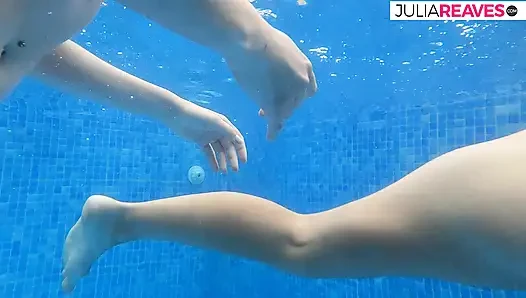 Cewek hot jilat kontol sampai dicrot setelah nyepong kontol habis-habisan