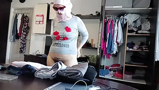 Cewek seksi rambut cokelat lagi asik sambil bugil di rumah