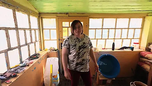 A smoking village whore gave me a blowjob