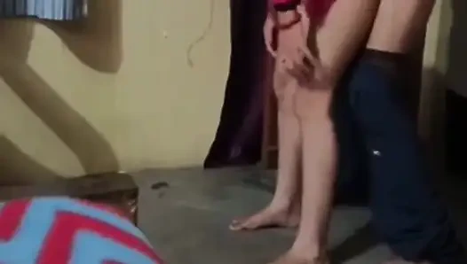 Kakak ipar india yang doyan selingkuh dientot sama devar diam-diam