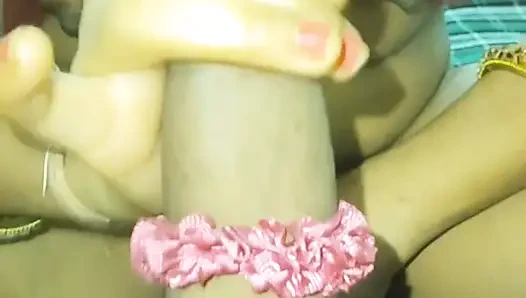 Desi Priya Bhabhi Give Footjob and Blojob Handjob Vum in Mouth