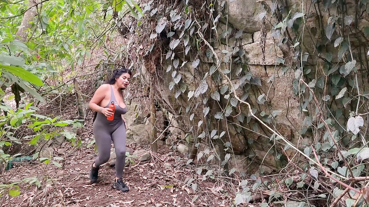 I had sex with a stranger I met while hiking, and we ended up having sex outdoors