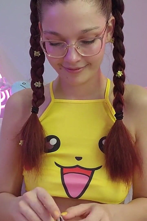 E-girl Boobs and Pokmon Pulls