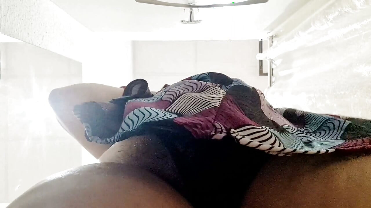 Fitting Room Secret: Giantess Flashes Her Massive Hairy Bush