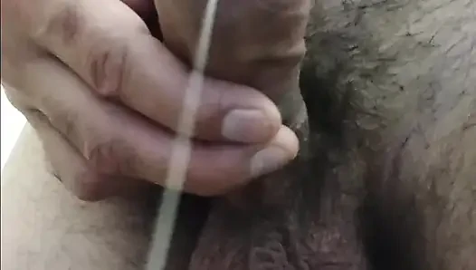 Güzel bir büyük heyecanla dolaşıyor!