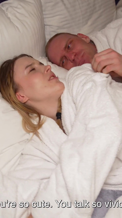 Sunt de acord! Dacă mă lovești cu ciocanul, primesc găluște! Curvă flămândă care face sex după mâncare