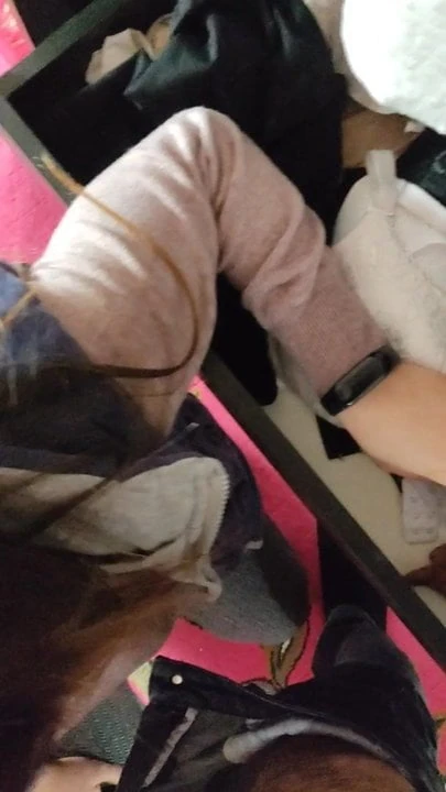 Mă masturbează la brogastel