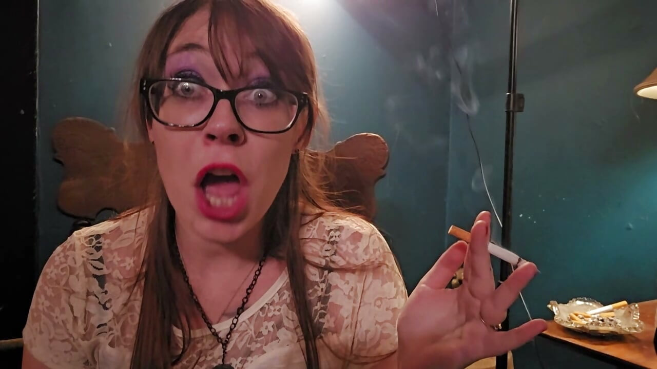 Eu só fumo muito cigarro