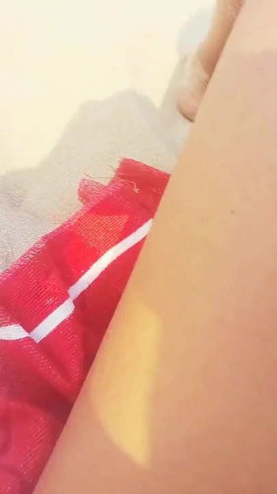 Spektakularan trenutak iz "Dečko svrši bez ruku na nudističkoj plaži"