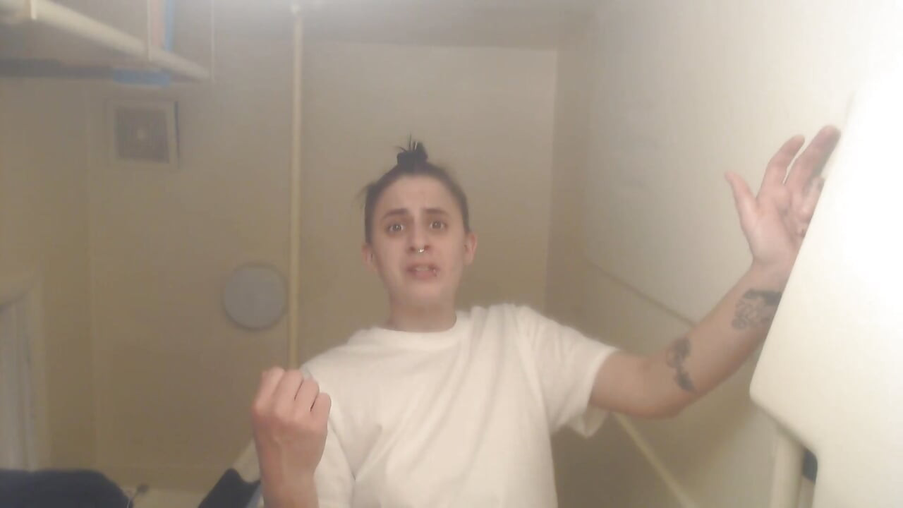 Madrastra en primer plano te pilla mirando