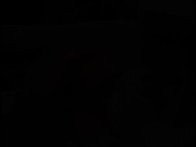 병원 침대에서 의사의 자지를 위해 다리를 벌리는 빨간 머리 간호사