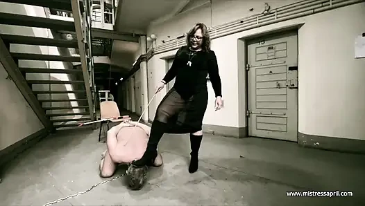 Dominatrix Mistress April - Hooked dirty slave