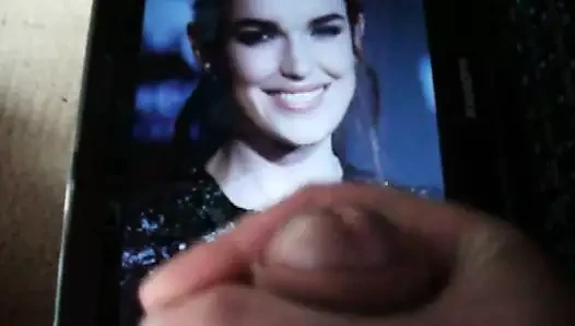 elizabeth henstridge'e saygı duruşu