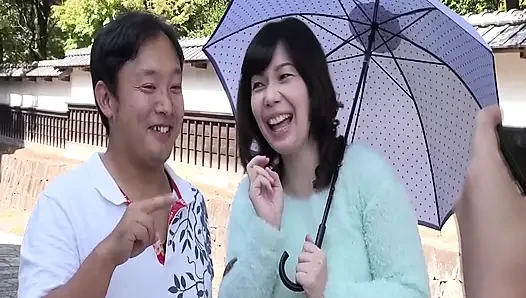 A123G11 Visiting a mature woman in her forties who applied and heading to Kumamoto! Inviting a youthful mature woman to a ryokan for her first AV sex!