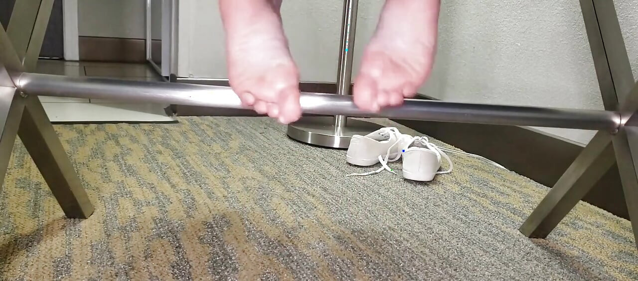 Untuk semua pencinta kaki awak, nikmatilah