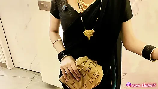 Aku berhubungan seks dengan pria pengiriman ketika suamiku tidak di rumah. Dalam roleplay hindi