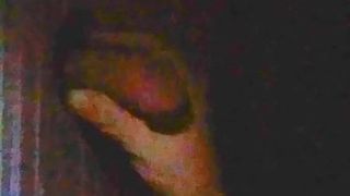 Chupando um pau através de um buraco na minha cerca gloryhole