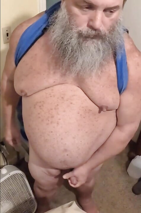 Big bubba bearded bubba bear bates his fat cock