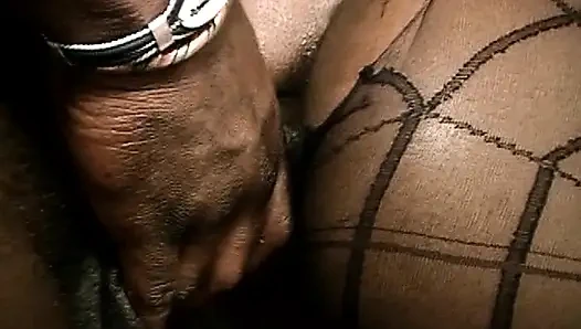 Fransa'dan büyük götlü zenci bebek götten sikiliyor