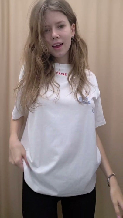 Oh my God, you're going to be amazed by my body! Teases in the locker room!