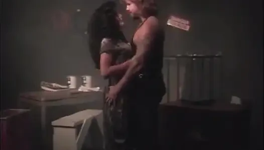 Threesome hitam dan putih, menjilati memek, mengisap kontol hitam
