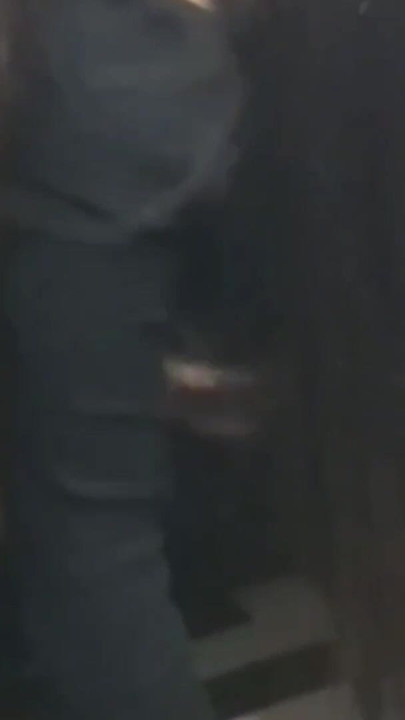 Zapanjujući trenutak iz "Kasnonoćni seks s slatkom zaobljenom 19-godišnjom djevojkom koju sam upoznao u noćnom klubu 1. dio"