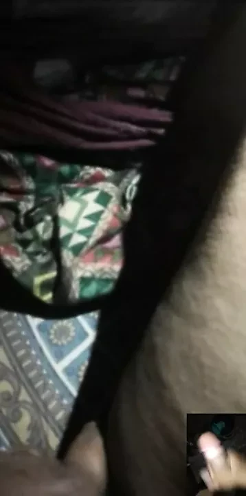 Desi gf and bf masturbating in video call during lockdown