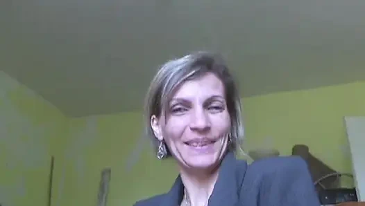 Französisches schätzchen bekam ihren engen arsch von ihrem liebhaber gefickt