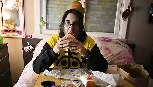 JOI Wanking at Me While Eating a Burger - Bunny Looner