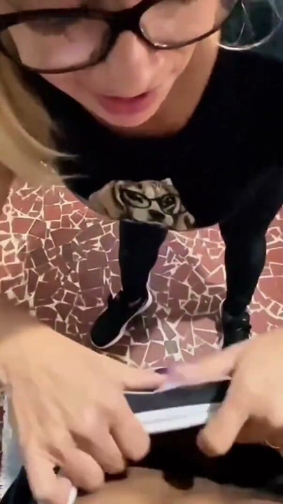 EN.2 I forgot the house key and the neighbor called me to wait at her house look what happened in the time I was there.. | Clip 1