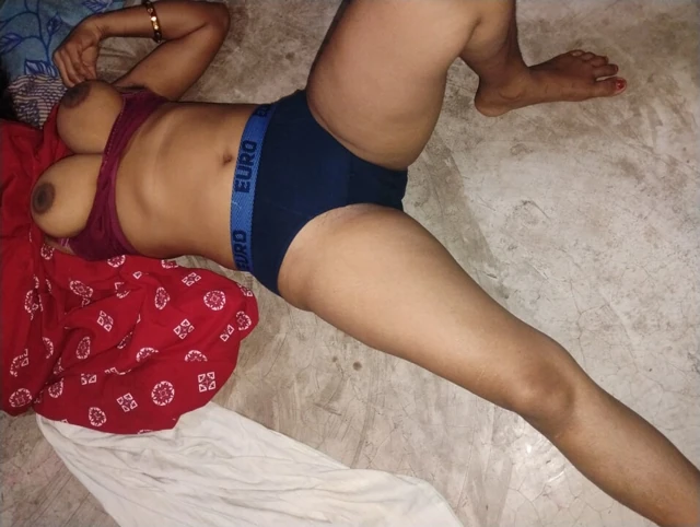 Savita bhabhi ki din mein khoo chudai kiya