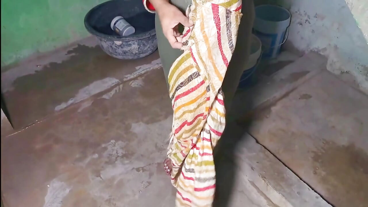 嫂子在浴室裡的超棒幹砲