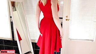 Maman essaye une nouvelle robe rouge et son fils adore ça, creampie tabou 4k