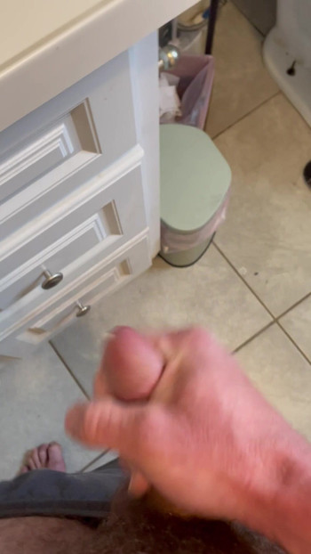My cock cumming 🍆