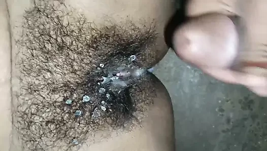 Bhabhi ji ko pel raha hu pani nikala garam garm