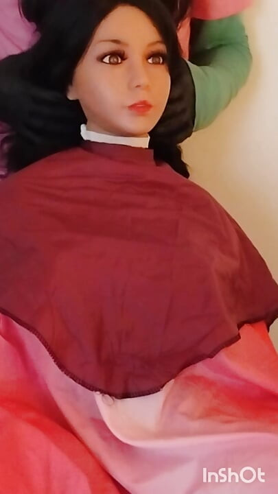 Lindsey haircutting cape modeling session busty sex doll