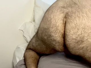 Masturbando nua e mostrando meu buraco peludo (visualização)