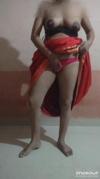 Cumnata satului Desi Chudakkad a luat ghaghra și s-a pregătit să-i chudwa ne | Clip 1