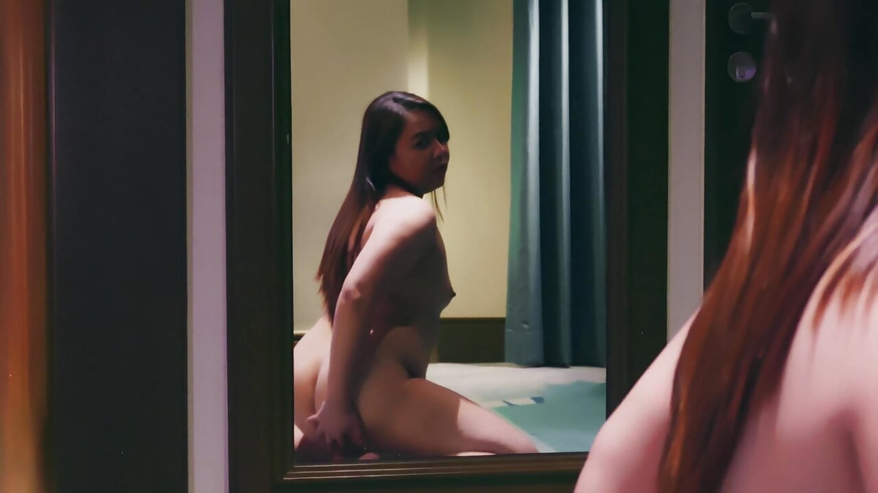 بيناي تحب أن تشاهد نفسها - شارينامي