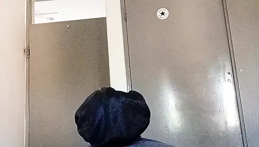 Menggosok kacangku sampai orgasme lebih banyak
