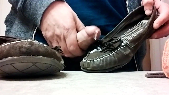 cum in girlfriends shoe