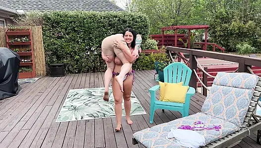 Nadia white dan baxx lagi asik bugil di lift dan carry