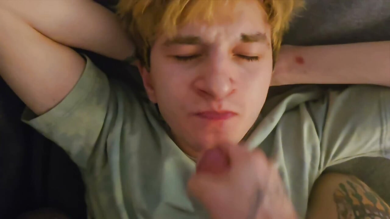 Gave a Juicy Blowjob to a Twink with a Big Dick and Brought Him to Orgasm