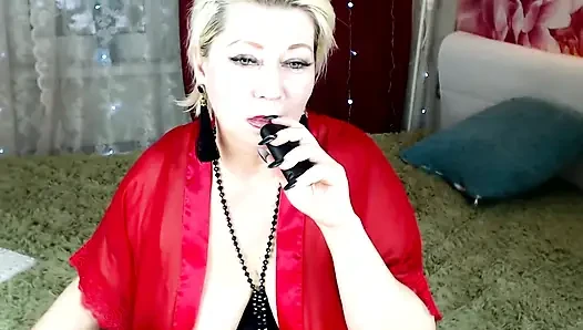 Ahlaksız olgun üvey anne Aimee ateşli orta yaşlı seksi kadın (aimeeparadise) ile sanal bir yatakta .!. ))