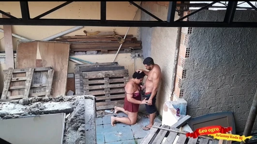 Aku baru adik tiriku ngentot sama orang asing