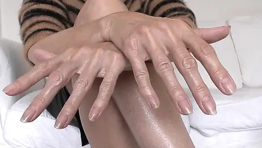 Tangan dan kaki berlumur minyak, joi, bagian 1, lady victoria valente