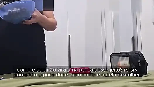 Hamile evli kadın eş değiştirme evinde yetenekli bir adamla emiyor ve sikişiyor